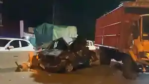 kecelakaan-ringsek-sek-terhimpit.jpg