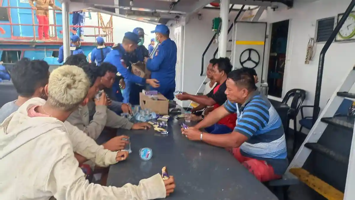12 Penumpang dan Awak Kapal LCT Bora V yang Berhasil Dievakuasi dalam Perjalanan ke Bitung