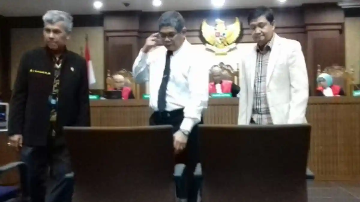 Fredrich Yunadi Hadirkan Eks Anggota DPR dan Ketua Umum Peradi di Persidangan