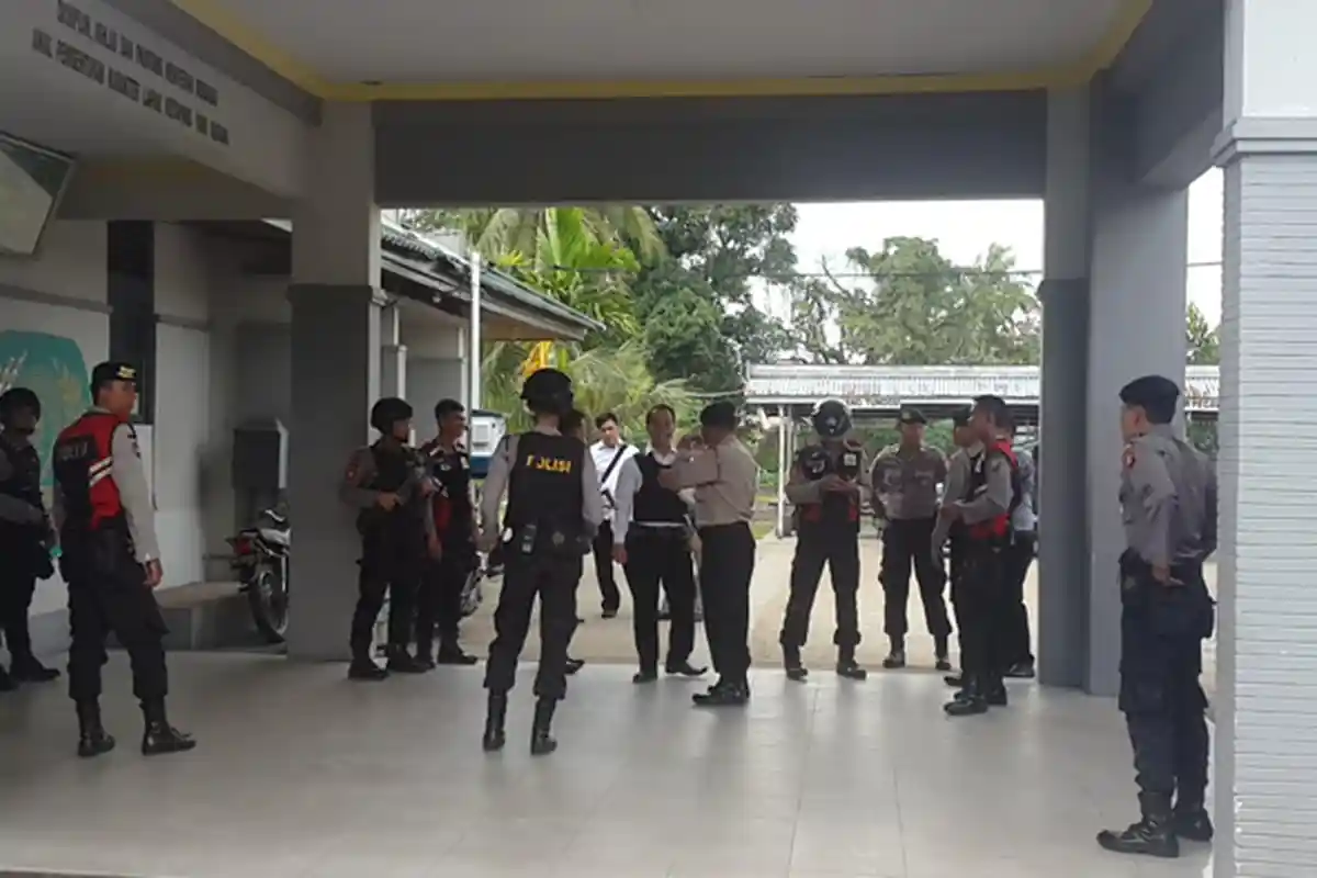 Puluhan Anggota Kepolisian Sambut Napi asal Jakarta, Siapa Dia?
