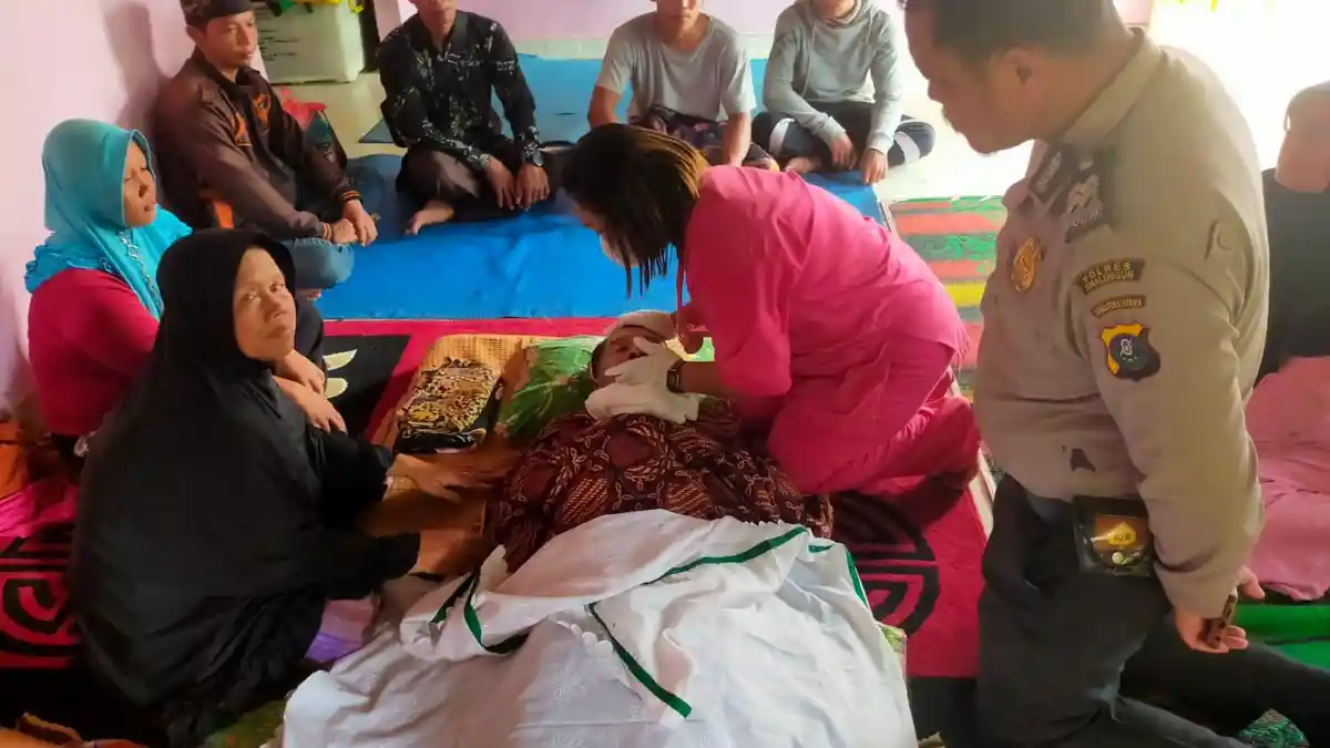 Polsek Perdagangan Evakuasi Mayat di Kebun Cokelat Simalungun, Diduga Meninggal Akibat Angin Duduk