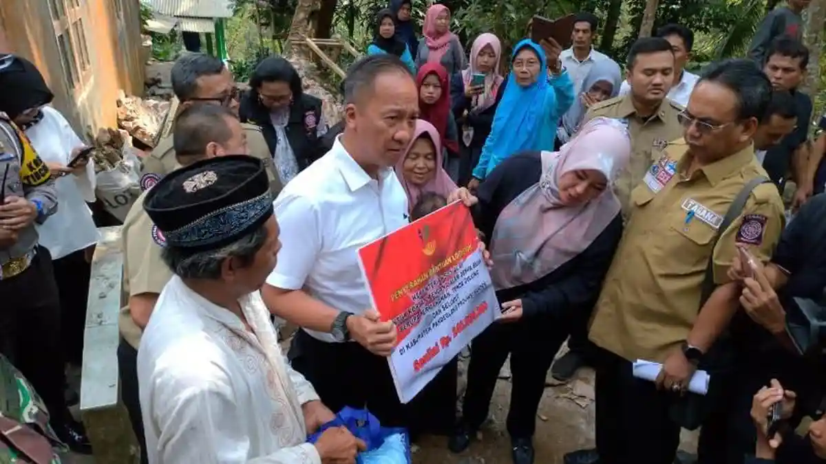 Mensos Beri Bantuan untuk Korban Terdampak Gempa di Pandeglang