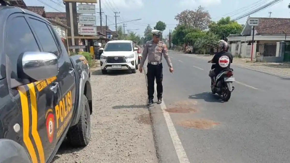 Kecelakaan Maut di Kediri, Pikap Oleng Tabrak Pengendara Motor, Satu Orang Meninggal Dunia