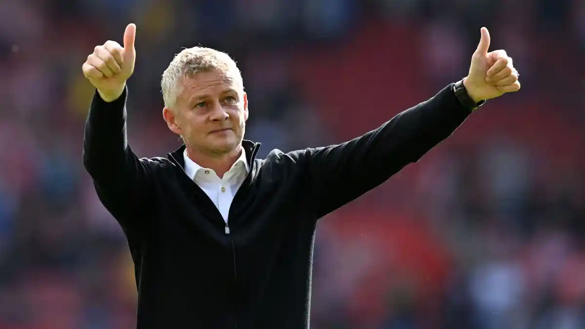 MOMEN Menarik setelah Ole Dipecat Manchester United, Ada Spanduk Besar di Old Trafford