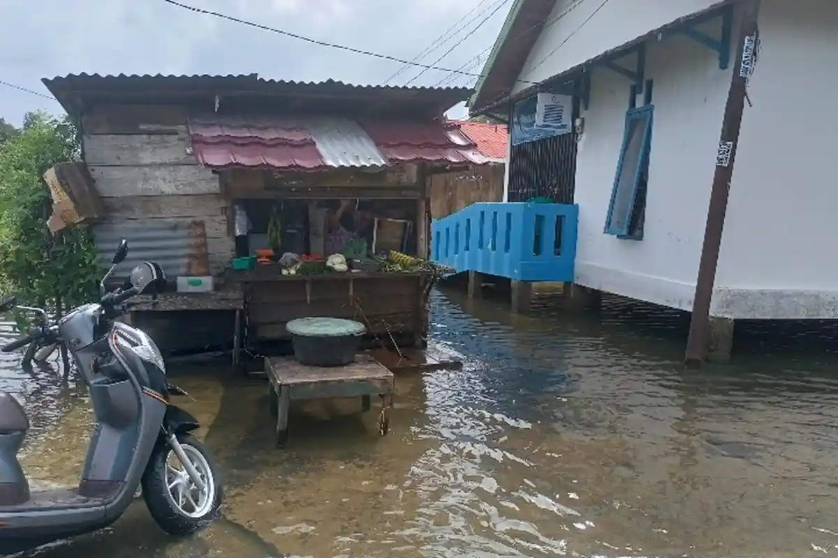 Warga Sekip Bendung Palembang 2 Malam Tidur Diatas Genangan Air, 3 Hari Banjir tak Kunjung Surut