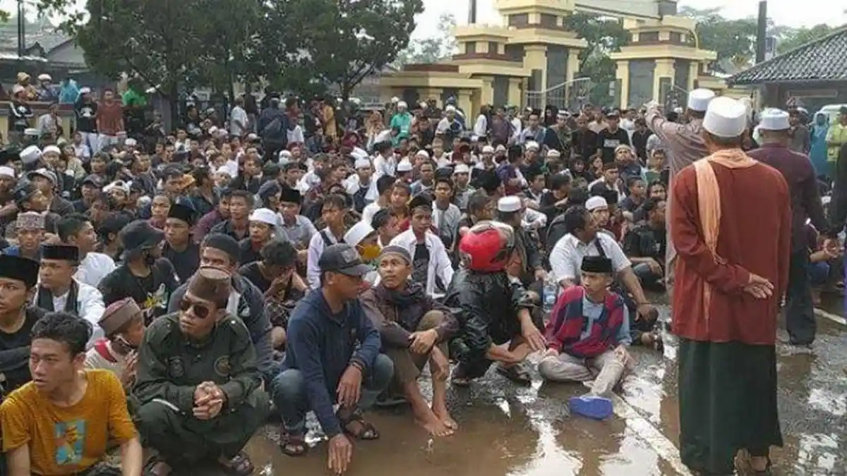 Pendukung Rizieq Shihab Datangi Mapolres Ciamis, Mengaku Menyerah Minta Ditahan
