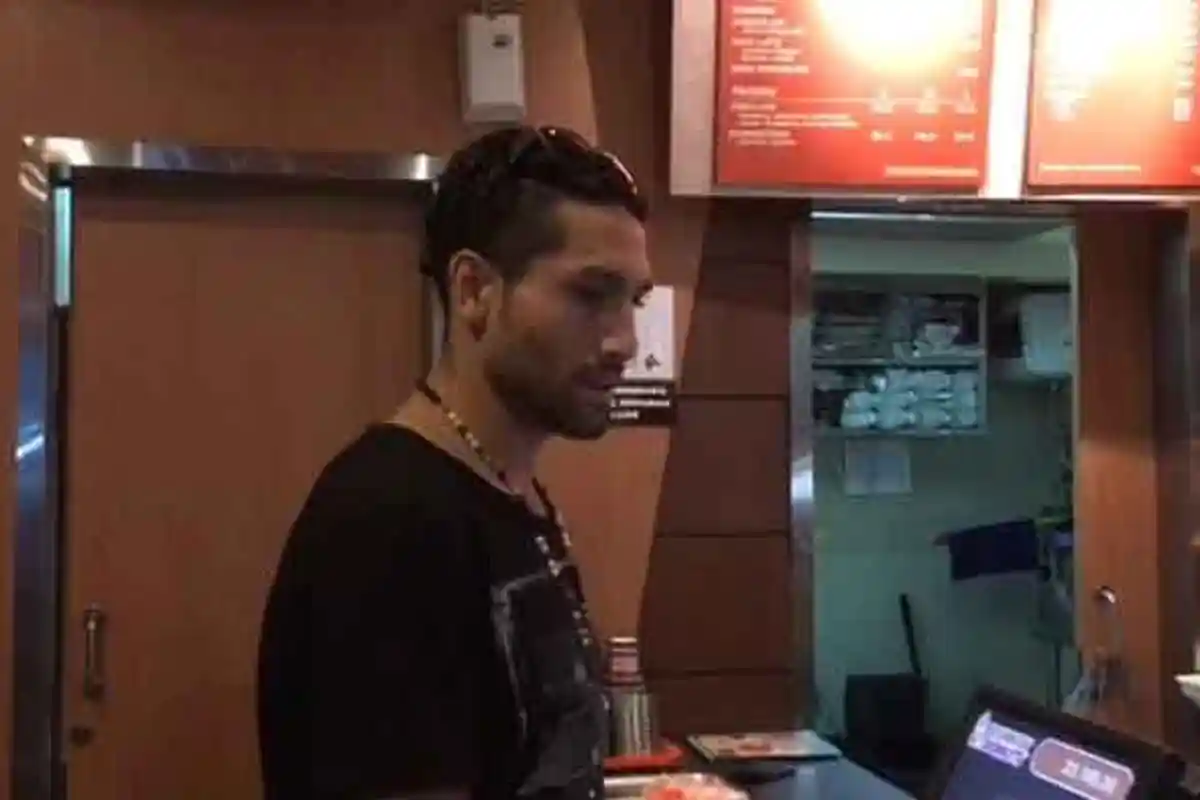 Jenguk Jupe, Gaston Malah Dilarang Menginap