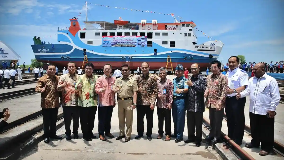 KMP Lakaan Buatan PT IKI Resmi Beroperasi, Layari Kupang-Rote-Ndao - hadir-pula-pada-acara-peluncurun-gubernur-sulsel_20161031_235937.jpg