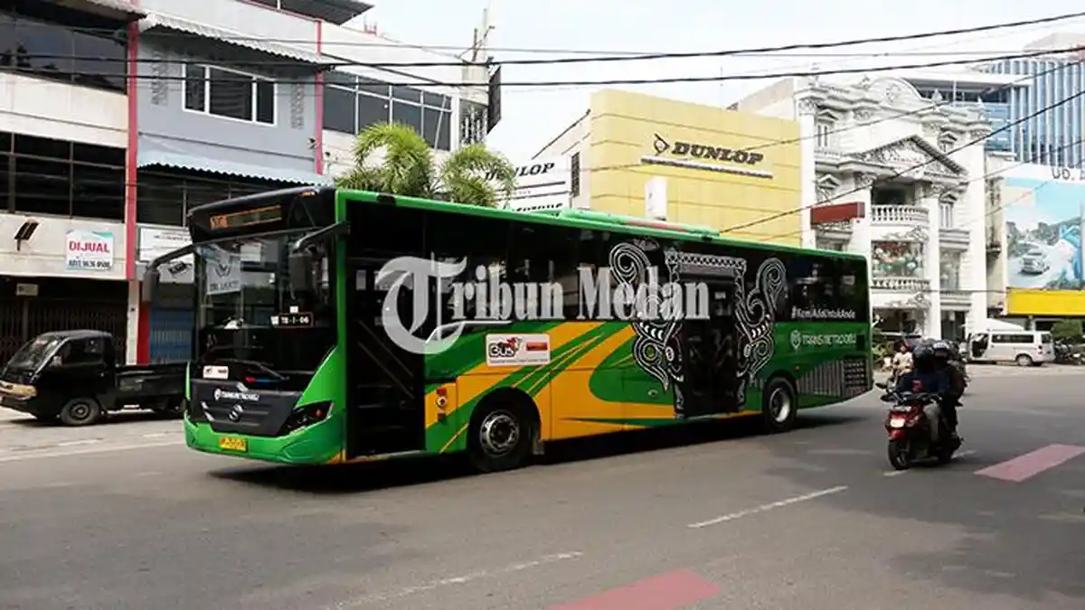 Berita Foto: Belum Terima Gaji Selama Dua Bulan, Supir Bus Trans Metro Deli Unjuk Rasa di Kota Medan - 06102023_UNJUK-RASA-SUPIR-BUS_ABDAN-SYAKURO-2.jpg