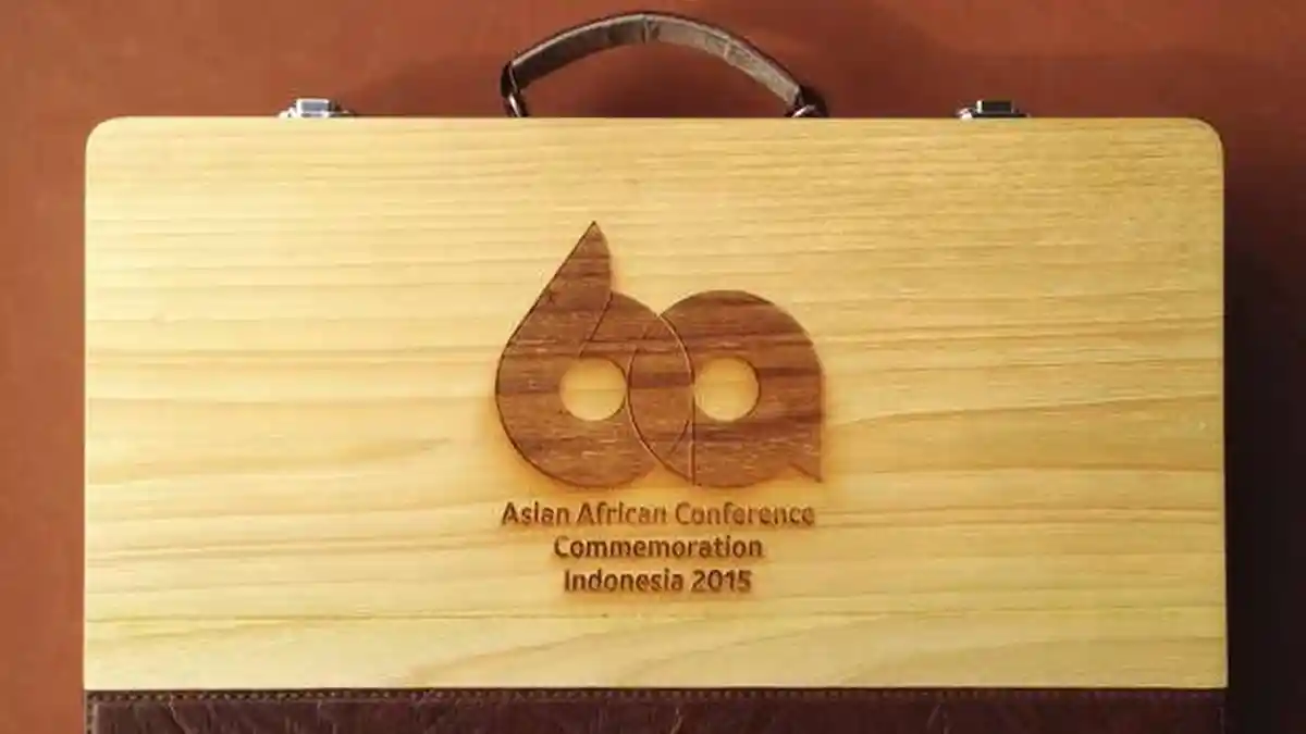 Koper Kayu Seniman Lokal Bandung Ikut Warnai Cinderamata Delegasi KAA