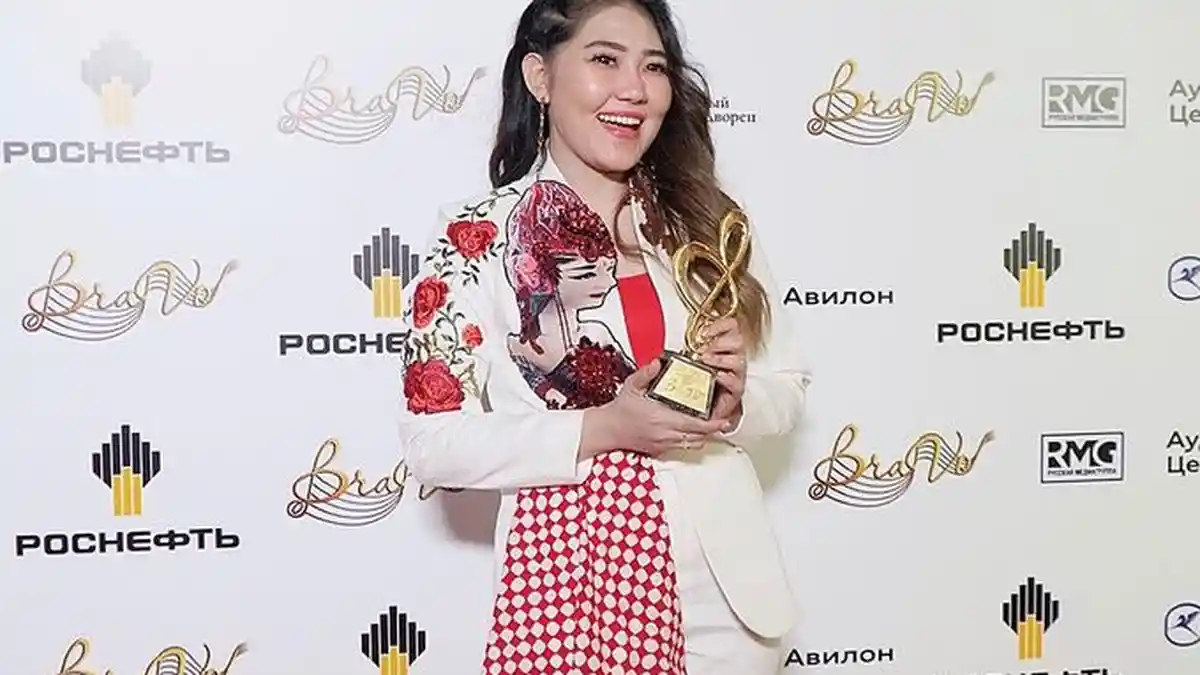 Sambil Menangis Via Vallen Ungkapkan Niat Mau Bunuh Diri, Gara-gara Komentar Netizen