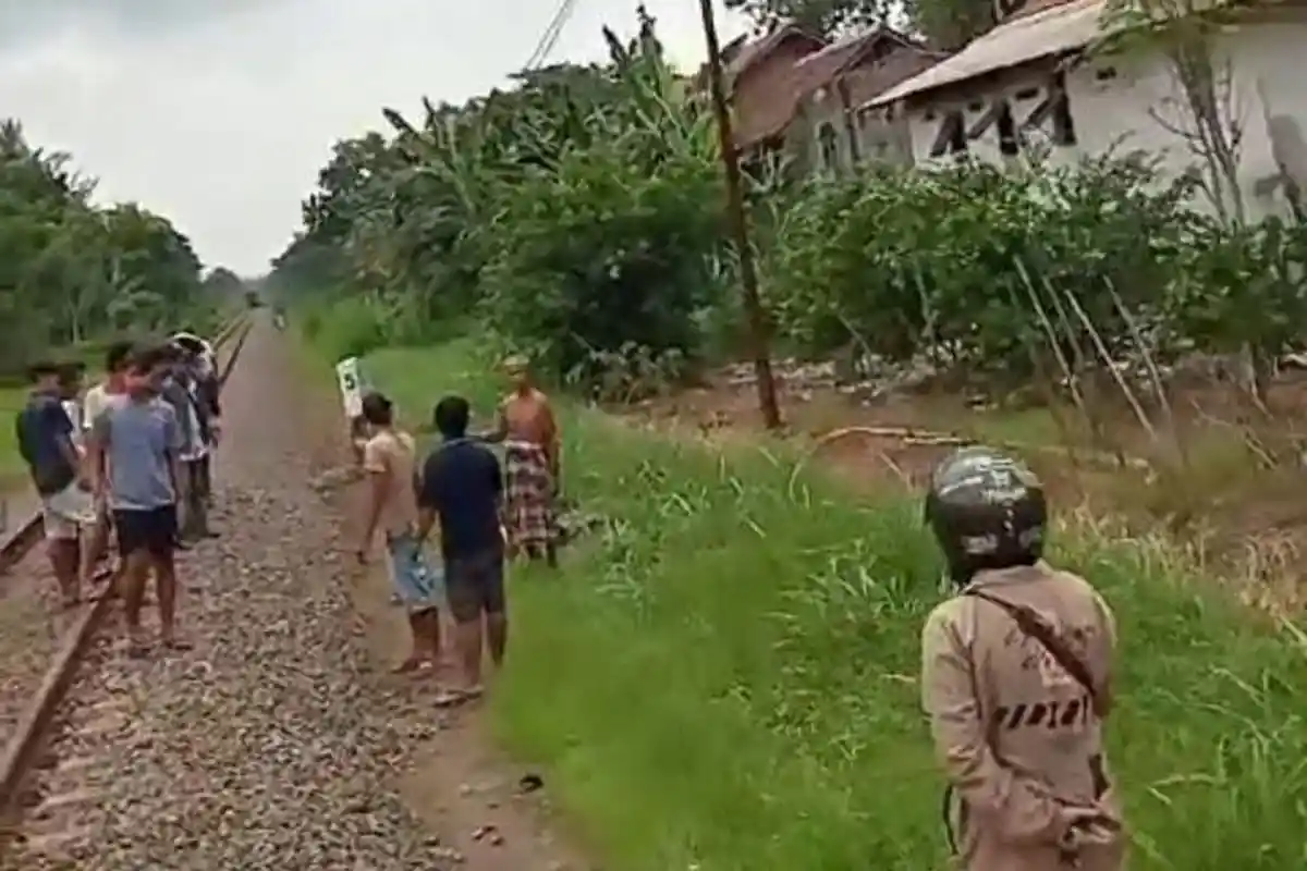 Perlintasan KA Tak Terjaga Kembali Telan Korban, Daop 9 Jember Ingatkan Warga Waspada saat Melintas