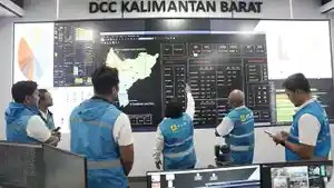 General-Manager-PLN-UID-Kalimantan-Barat-Maria-GI-Gunawan-tengah-melakukan-99.jpg