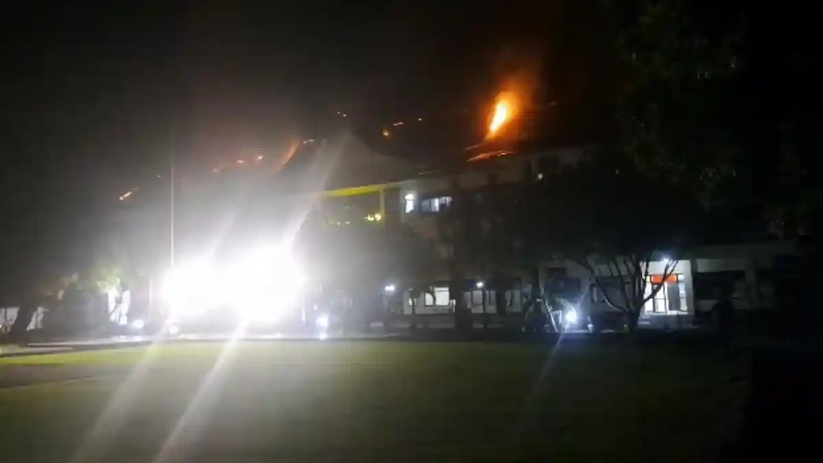 BREAKING NEWS: Insiden Kebakaran di Polda Gorontalo, 28 Tahanan Dievakuasi