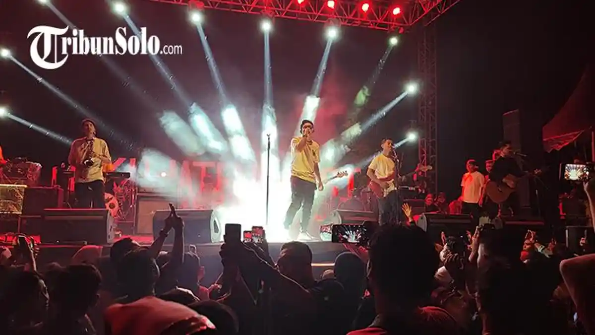 Denny Caknan dan Abah Lala Meriahkan PKH Jateng Fest 2022 di Prambanan : Semua Ikut Nyanyi & Joget