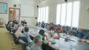Sekkab-Halmahera-Timur-briefing-bersama-seluruh-pejabat-eselon-II.jpg
