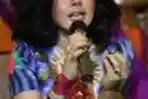 Syahrini Bergaya Ala Barbie