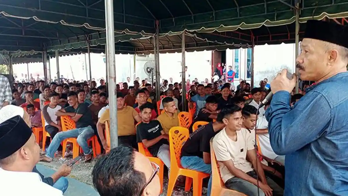 Mualem dan Sarjani Bersilaturahmi dengan Warga Kemukiman Ujung Rimba