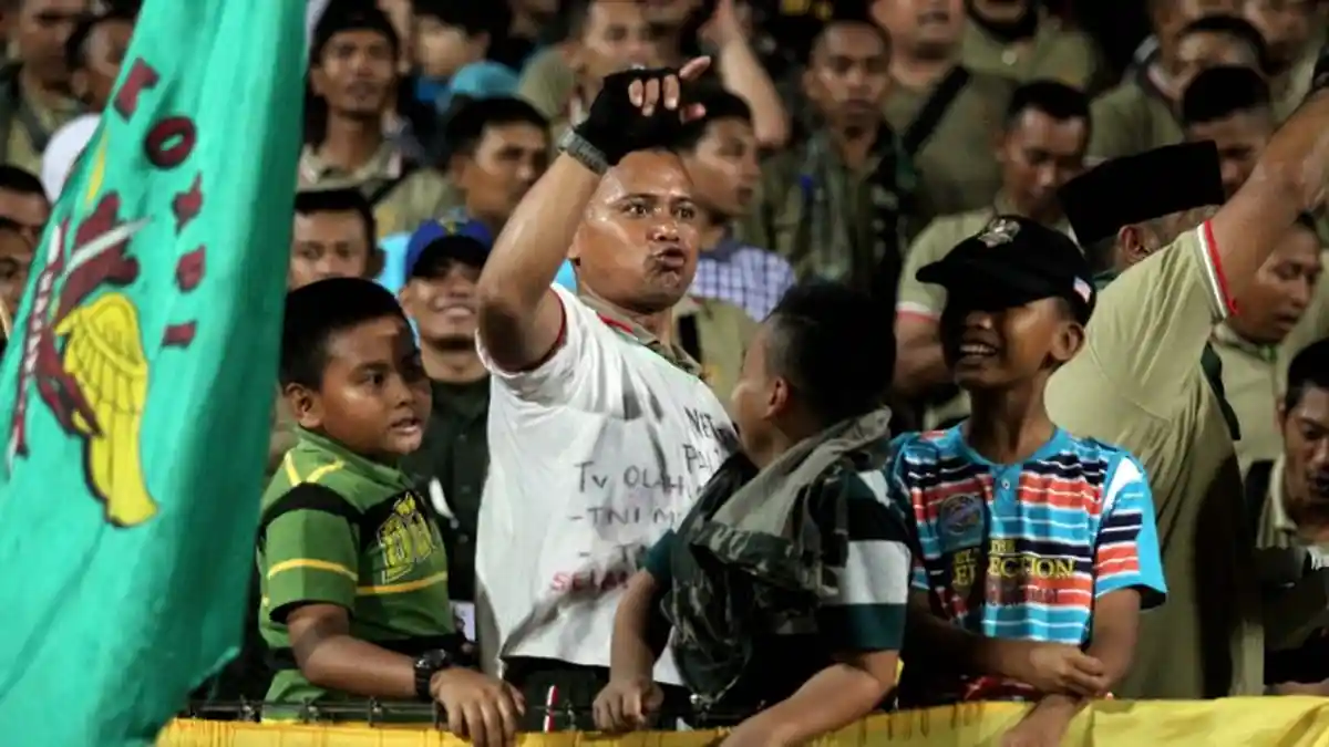 Suporter PS TNI Pulang Harus Serak Suaranya Itu Pertanda Total Beri Dukungan