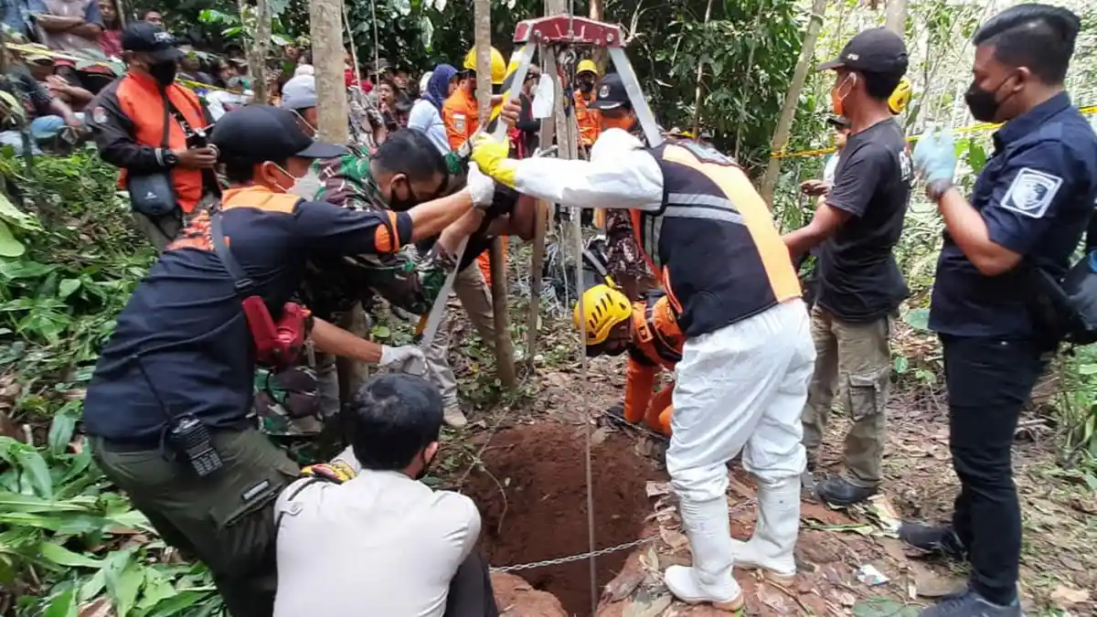 Kronologi Jasad Nenek Emur Lansia di Tasikmalaya Ditemukan di Dalam Sumur Sempit