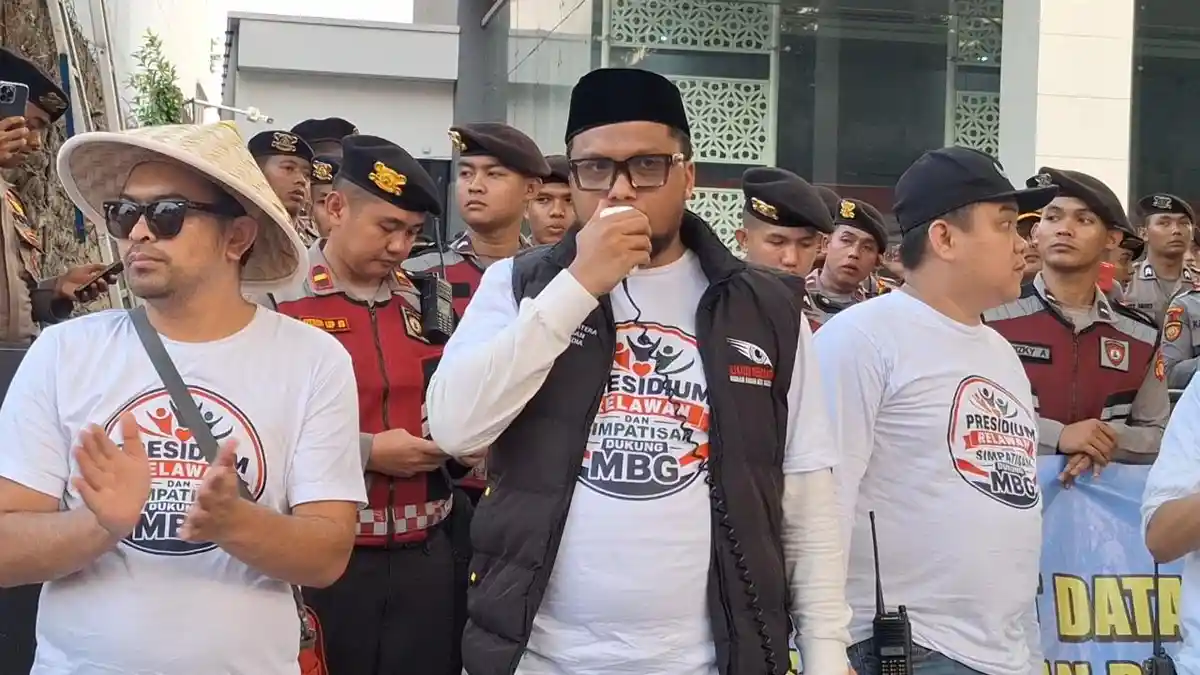 Massa Aksi Demo Dukung MBG Pulang dengan Kecewa: Kami Kena Prank BGN - Tribunnews.com