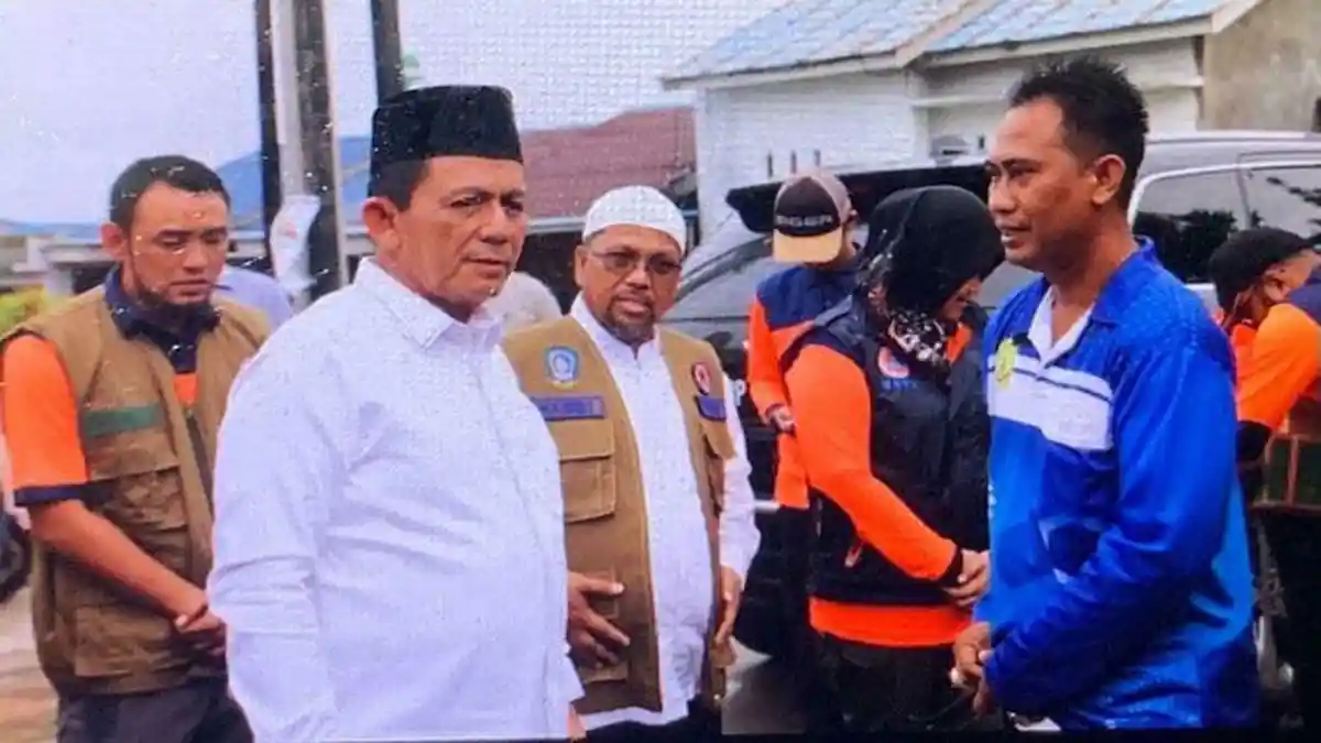 Longsor di Tanjungpinang, Gubernur Kepri Datangi Warga dan Serahkan Bantuan