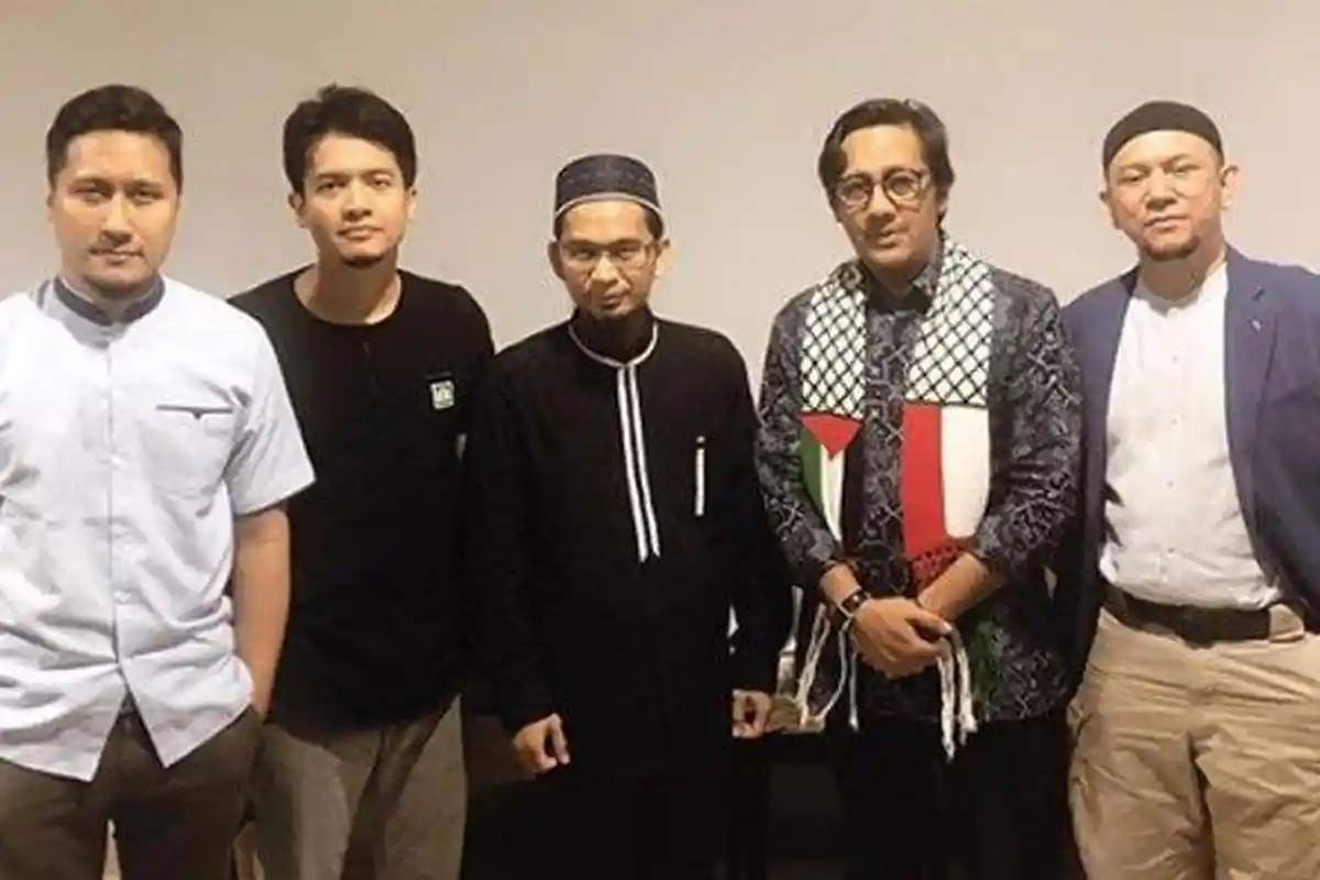 Andre Taulany Akhirnya Bertemu Ustaz Adi Hidayat, Postingan Arie Untung Jadi Sorotan