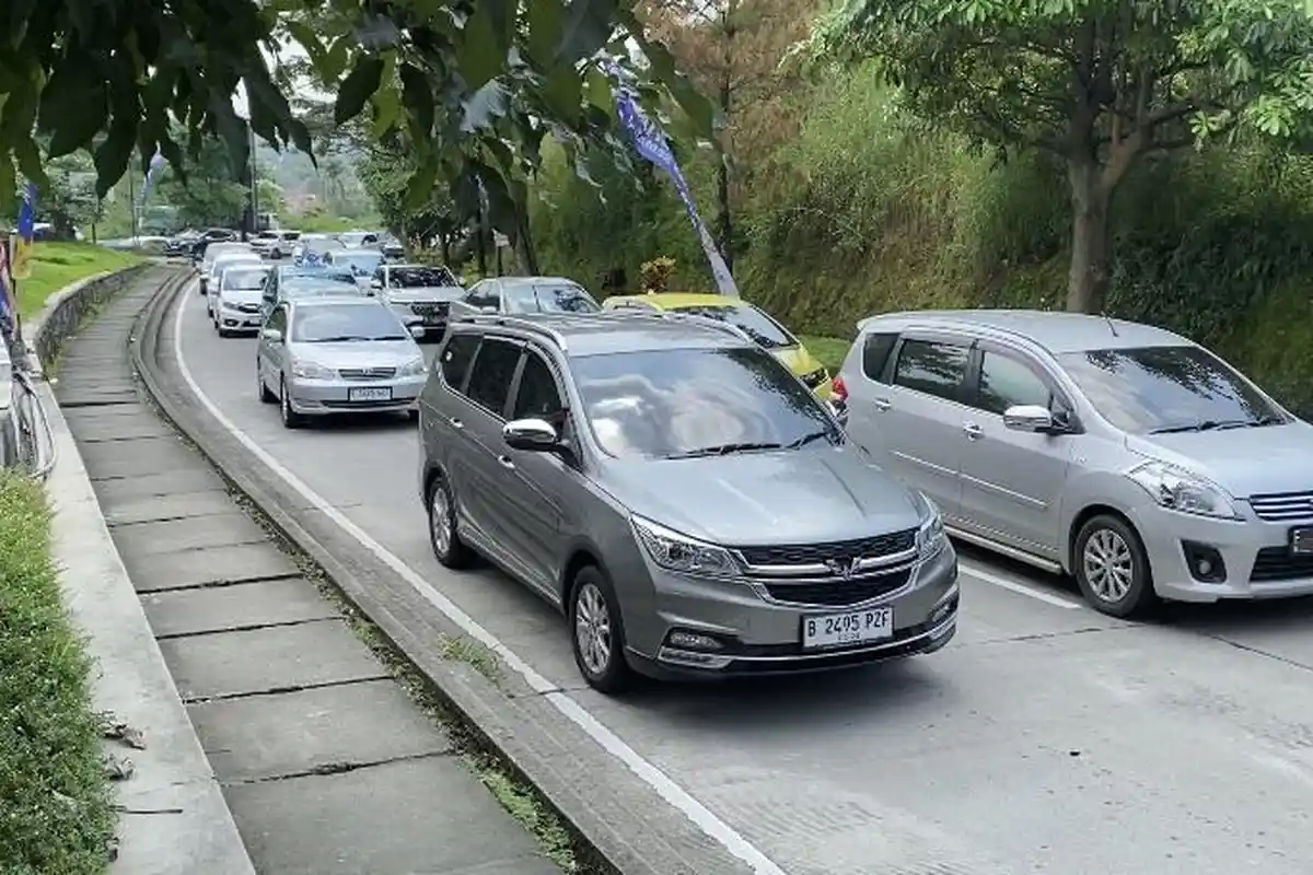Ratusan Pemudik Mulai Memadati Rest Area KM429 Tol Ungaran Kabupaten Semarang Jelang Lebaran 2023