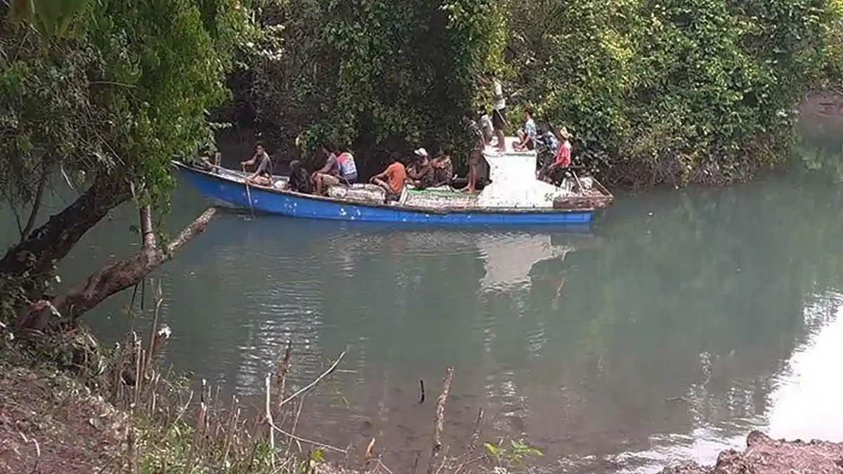 Pencarian Korban Hilang Diterkam Buaya di Sumba Barat Daya NTT