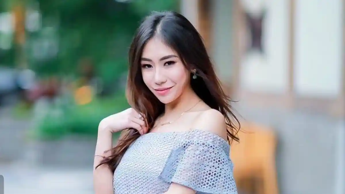 Berseteru dengan Nicholas Sean Anak Ahok, Siapa Sosok Ayu Thalia? Selebgram dan SPG Mobil