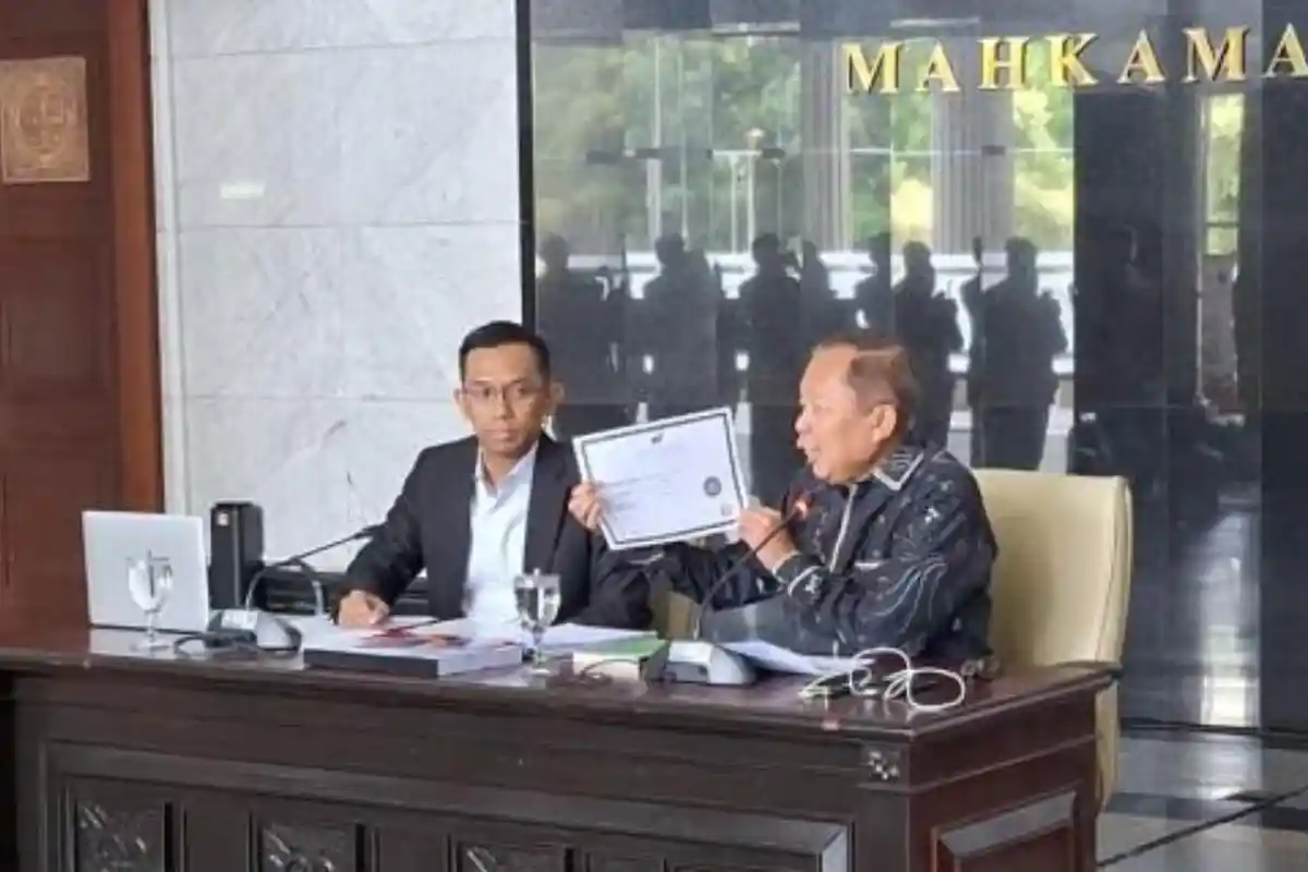 Hakim Konstitusi Arsul Sani Buka-Bukaan Bantah Ijazah Palsu: Tunjukkan Ijazah Doktor Asli ke Publik