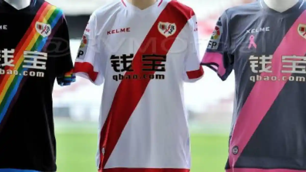 Rayo Vallecano Kampanye Melawan Homofobia Melalui Kostum Tandang Anyarnya