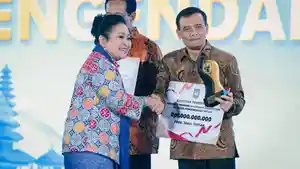 RAIH-PRESTASI-enghargaan-dari-Kementerian-Dalam-Negeri-Kemendagri-ini-diterimA.jpg