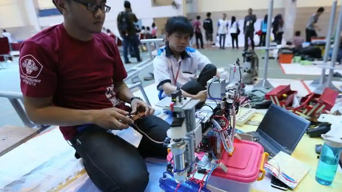 15 Tim Melaju Ke Kontes Robot Indonesia 2014 Tingkat Nasional