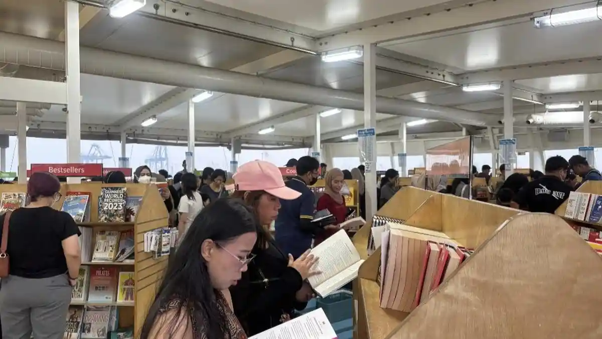 MV Doulos Hope Hadir di Batam, Tawarkan Ribuan Koleksi Buku di Atas Kapal