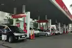 Antrean-pengisian-BBM-di-SPBU-di-Kota-Bandung.jpg
