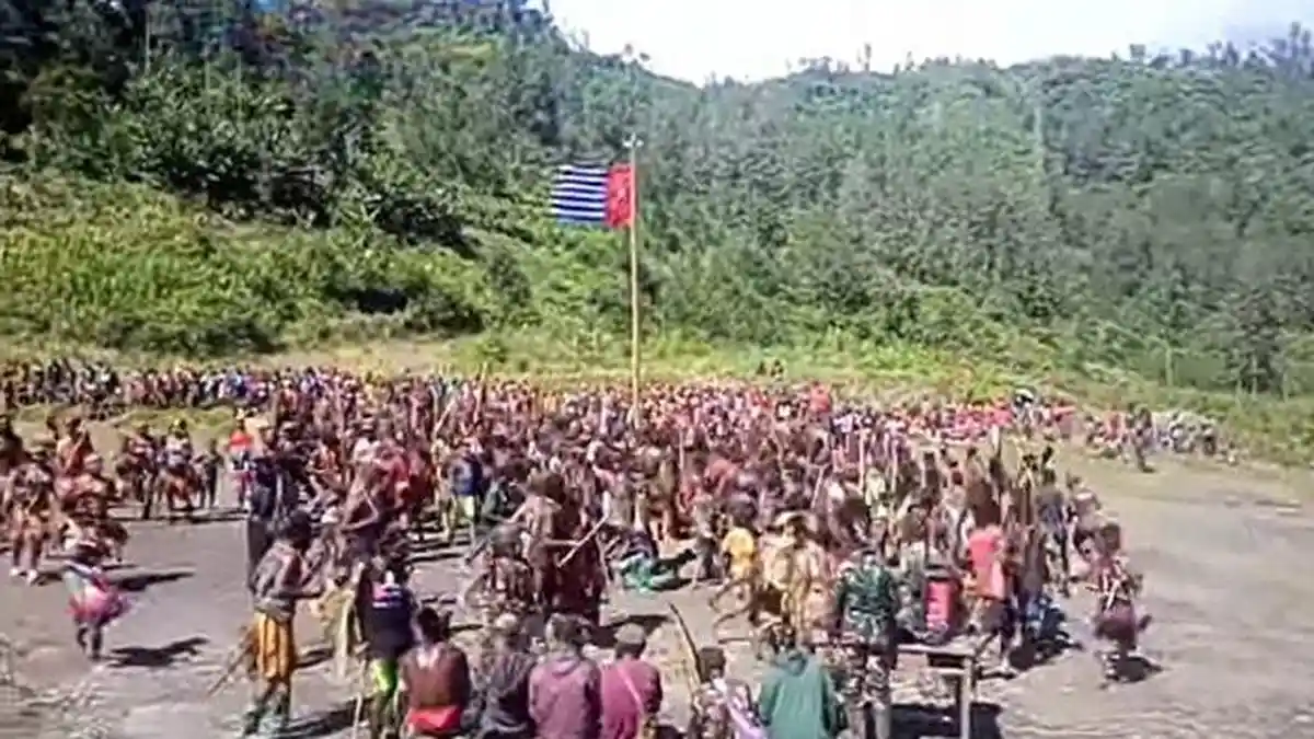 Dituduh Intel Aparat, Tukang Ojek di Papua Dibacok KKB, KKB Lempar Ancaman Bunuh 5 Profesi Ini