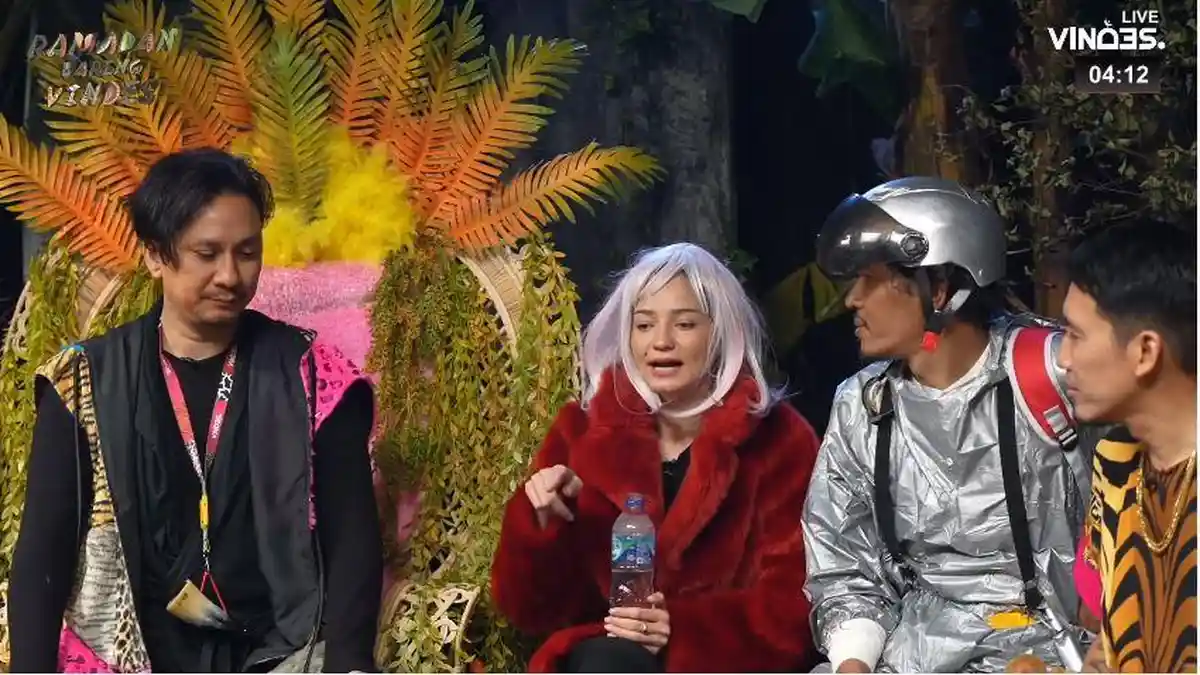 Desta Pernah Gantikan Enzy Storia Kuliah Online saat Syuting Tonight Show