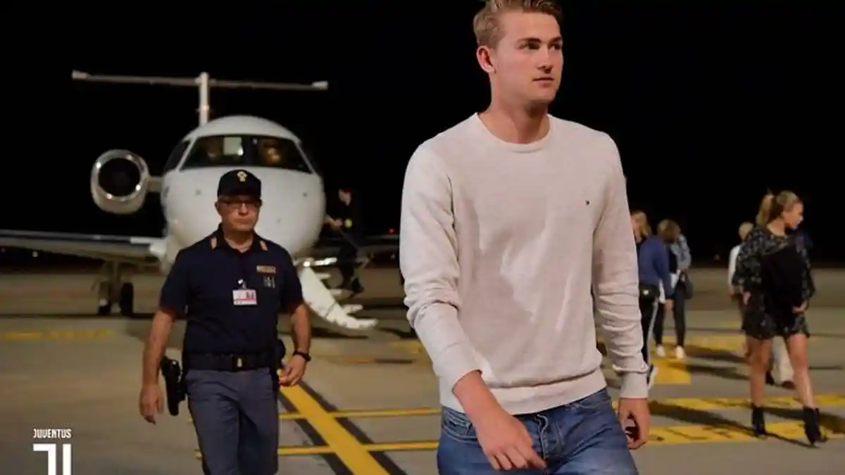 TRANSFER PEMAIN, Dikawal Agen, Matthijs de Ligt Jalani Test Medis di Juventus