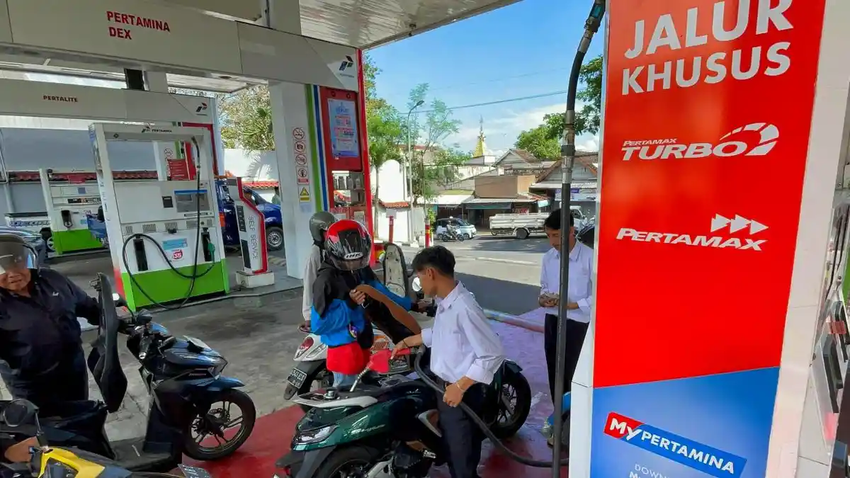 Perang Iran-Israel-AS dan Selat Hormuz Ditutup Picu Panic Buying, Warga Malang Antre Beli BBM