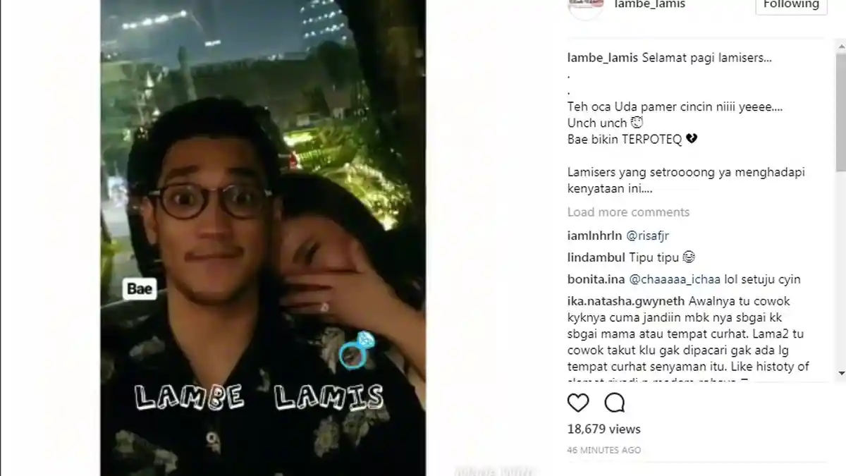 Rossa Pamer Cincin di Jari Manis Sambil Sandaran di Bahu Afgan