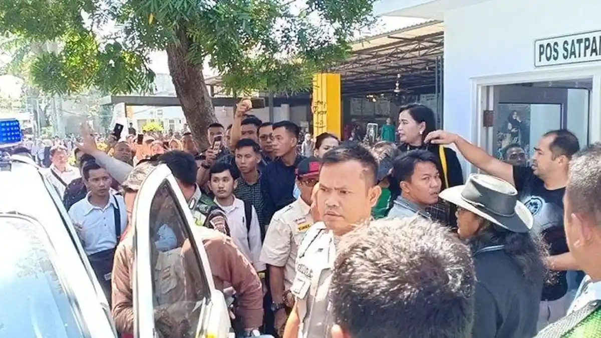 Saat Dicek, Pistol Oknum Polisi Tiba-tiba Meletus, Mahasiswa Tertembak di Universitas Bandar Lampung