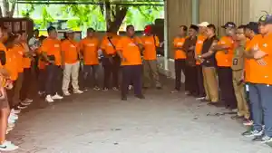 pemberangkatan-para-pemain-Persekabpas-Pasururan.jpg