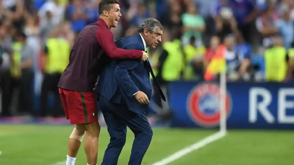 (VIDEO) Lihat Ini Aksi Gila dan Kocak Ronaldo dan Pelatihnya di Pinggir Lapangan