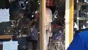 odgj-ngamuk-di-pasar-rebo.jpg