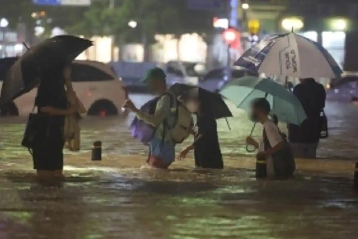 Prakiraan Cuaca Jatim Hari Ini Sabtu 15 Oktober 2022: Hujan Petir Melanda Batu, Bondowoso dan Jember