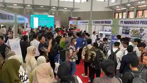 pencari-kerja-job-fair-bondowoso.jpg