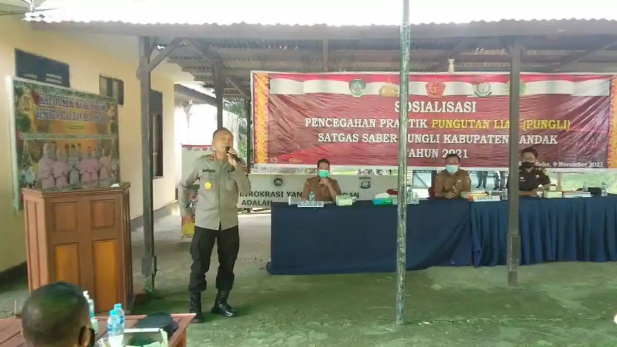 Wakapolres Landak Sosialisasi Saber Pungli di Mapolsek Kuala Behe