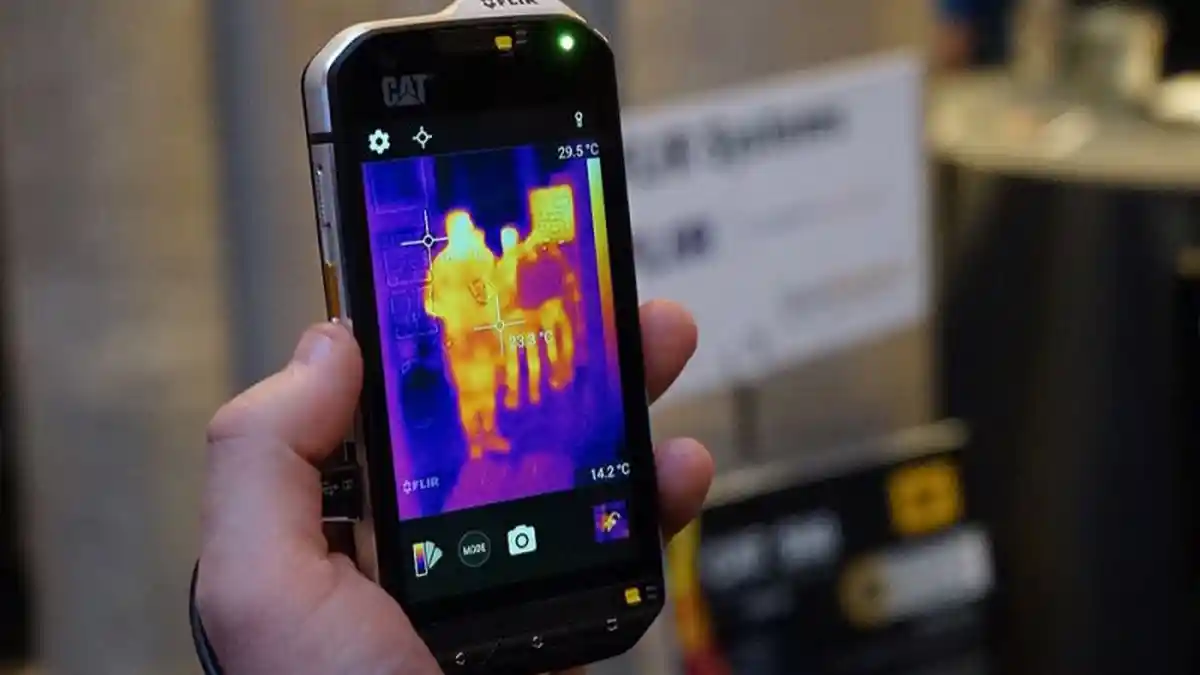 Trio Smartphone ‘Sakti’ di Alam Bebas
