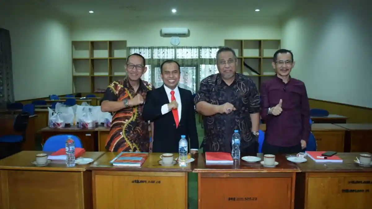 Bupati Sambas Lulus Ujian Tesis Magister Hukum Universitas Tanjungpura
